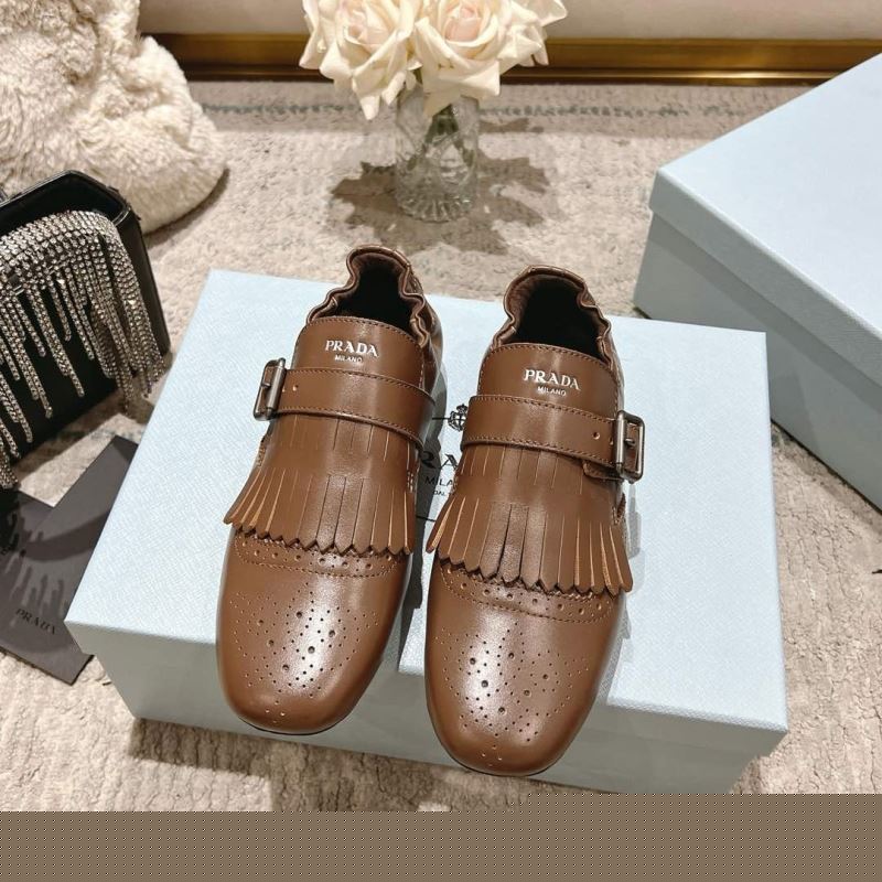 Pra*a leather shoes
